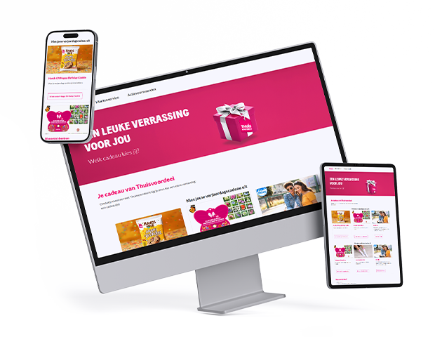 Visual van een telefoon, iPad en iMac met daarin screenshots van het Essent Thuisvoordeel programma.